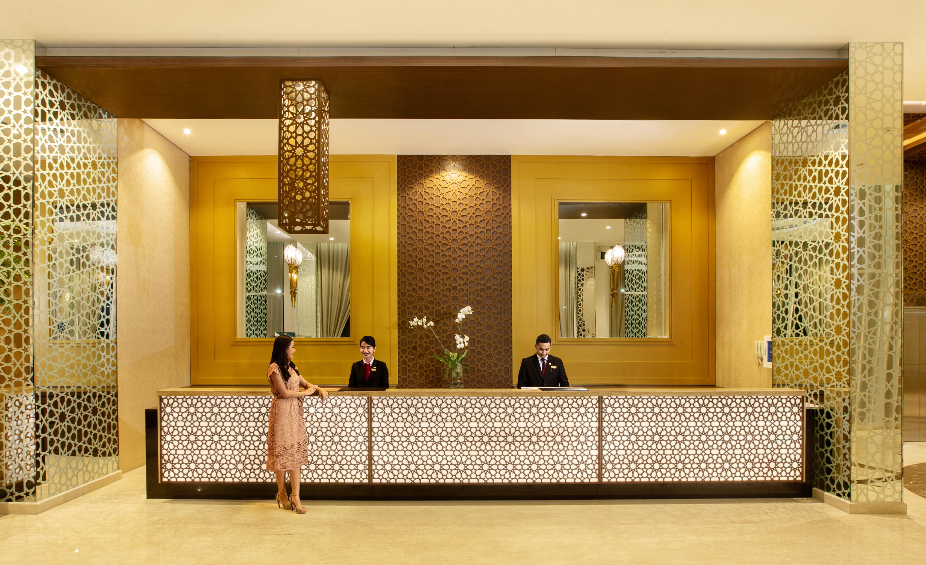 Hotel Santika Gresik Exterior foto